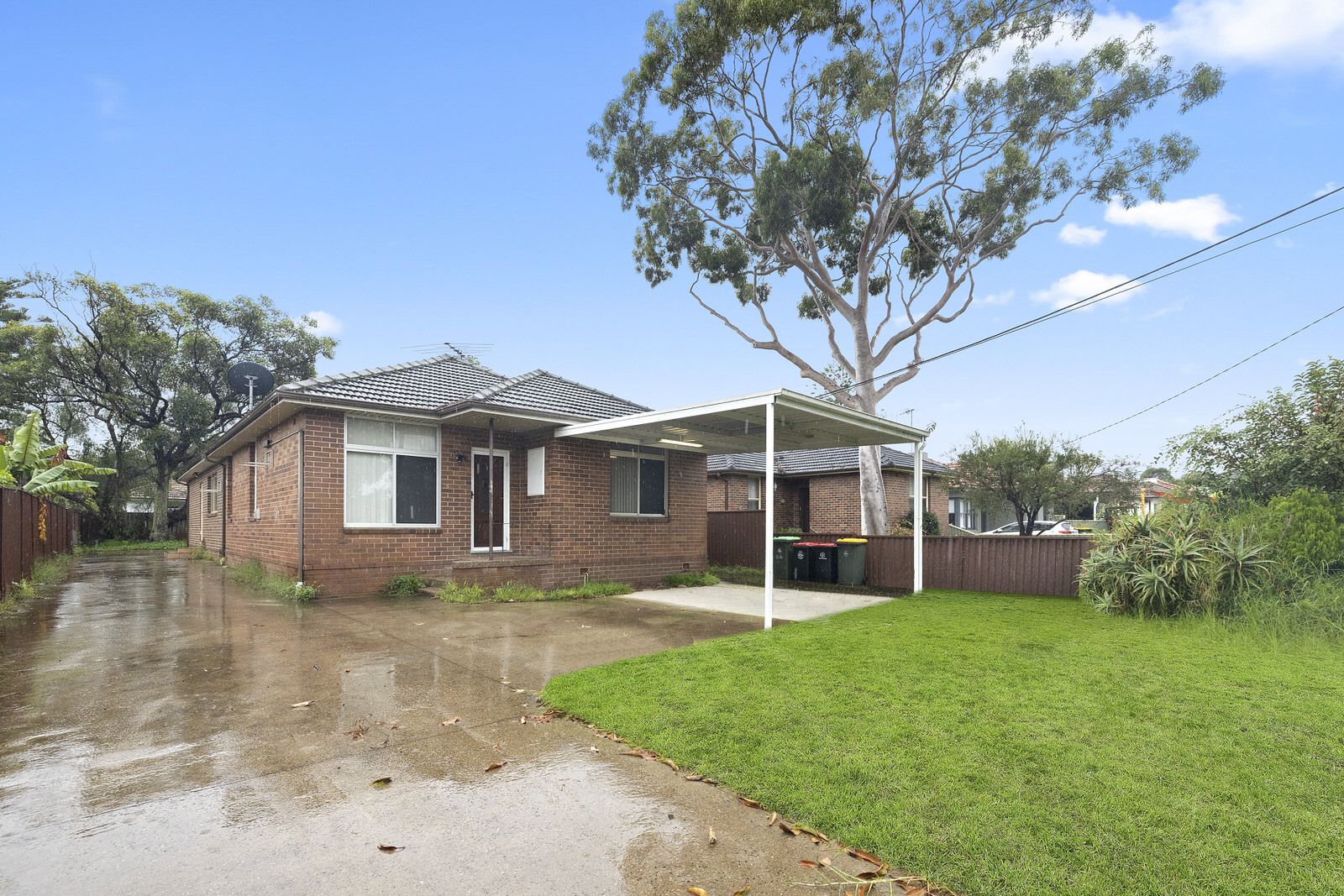 6 bedrooms House in 4 Carlton Parade PUNCHBOWL NSW, 2196