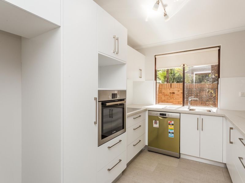 3 bedrooms Townhouse in 2/11 Brentham LEEDERVILLE WA, 6007
