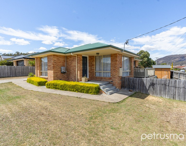 2 Henty Close, Old Beach TAS 7017