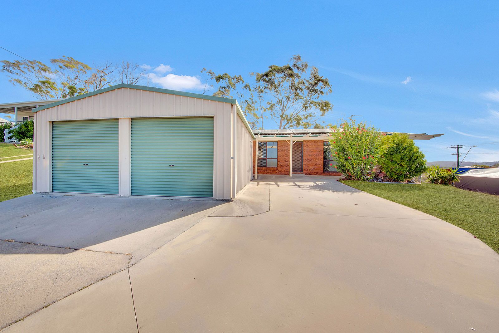 4 Alpine Ave, Boyne Island QLD 4680, Image 1