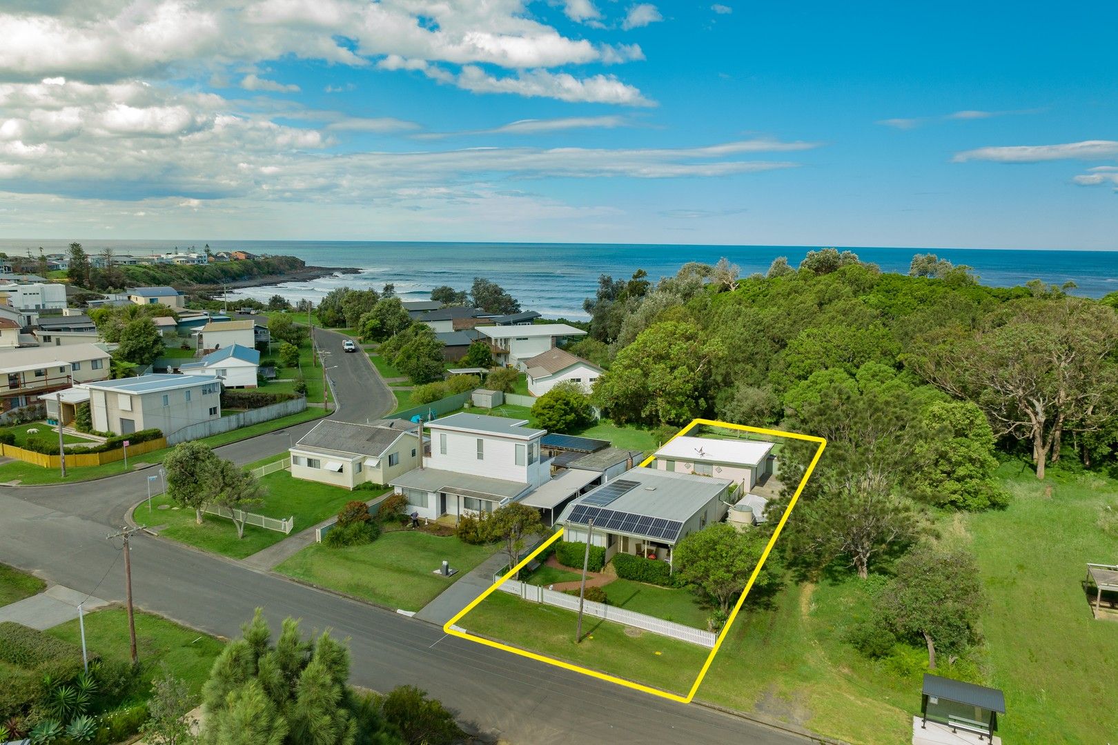 22 Eastbourne Avenue, Culburra Beach NSW 2540, Image 0