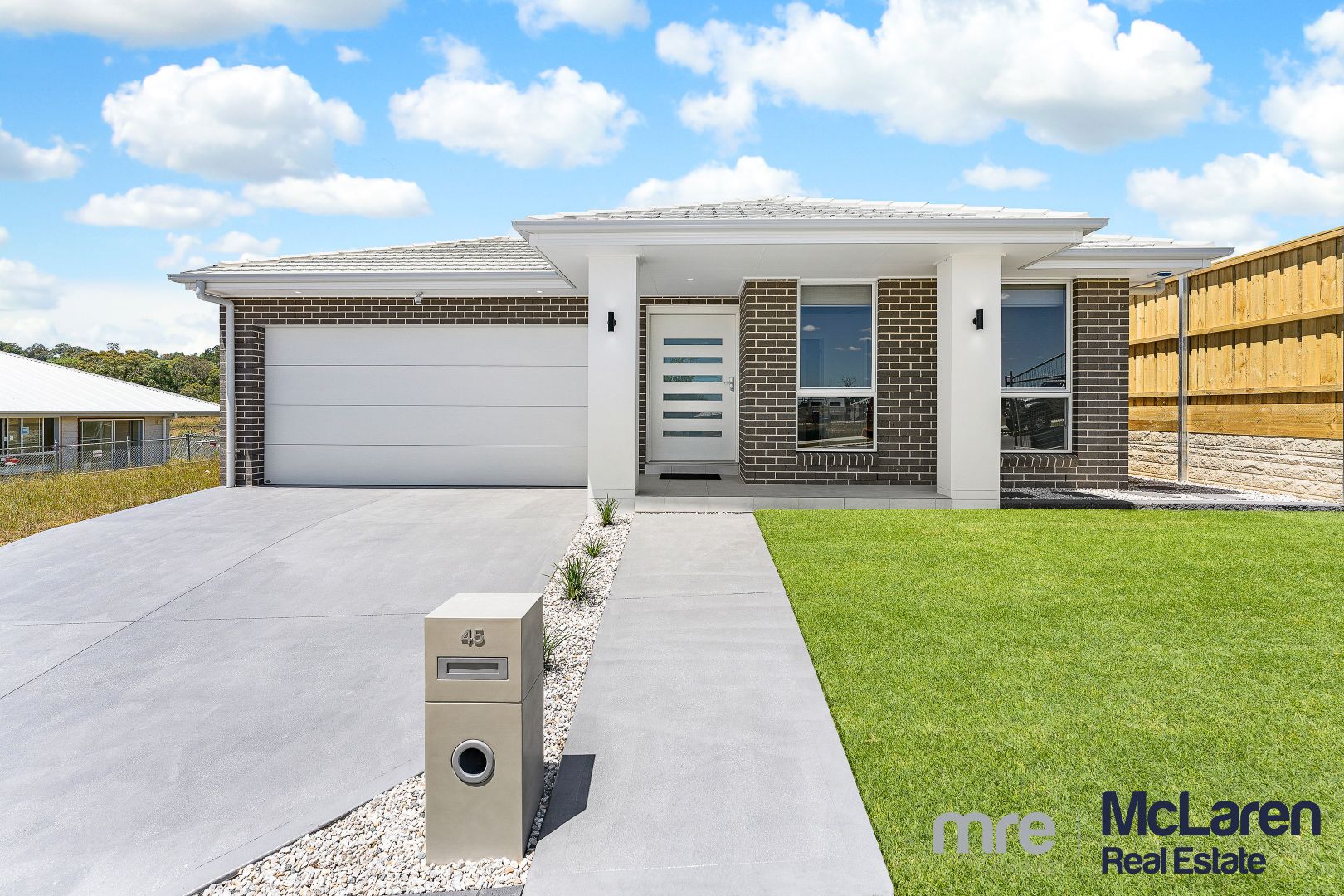 45 Binshaw Crescent, Menangle Park Property History & Address