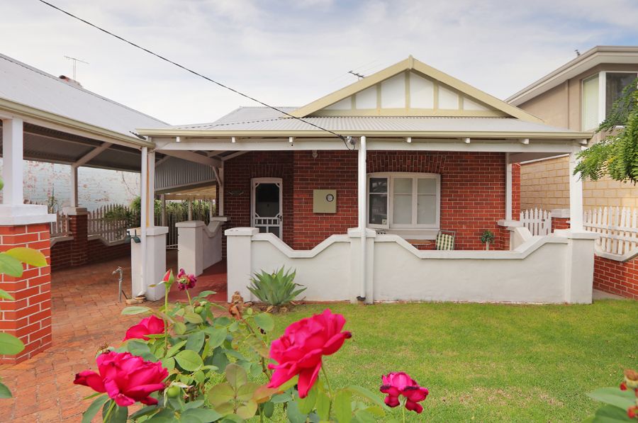 5 bedrooms House in 70 Arlington Avenue SOUTH PERTH WA, 6151