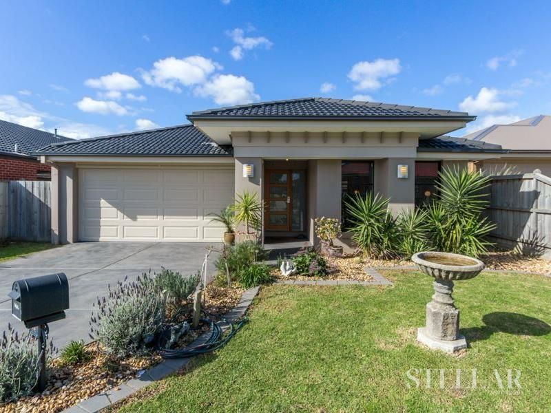 3 bedrooms House in 14 Starlight Rise CRANBOURNE EAST VIC, 3977
