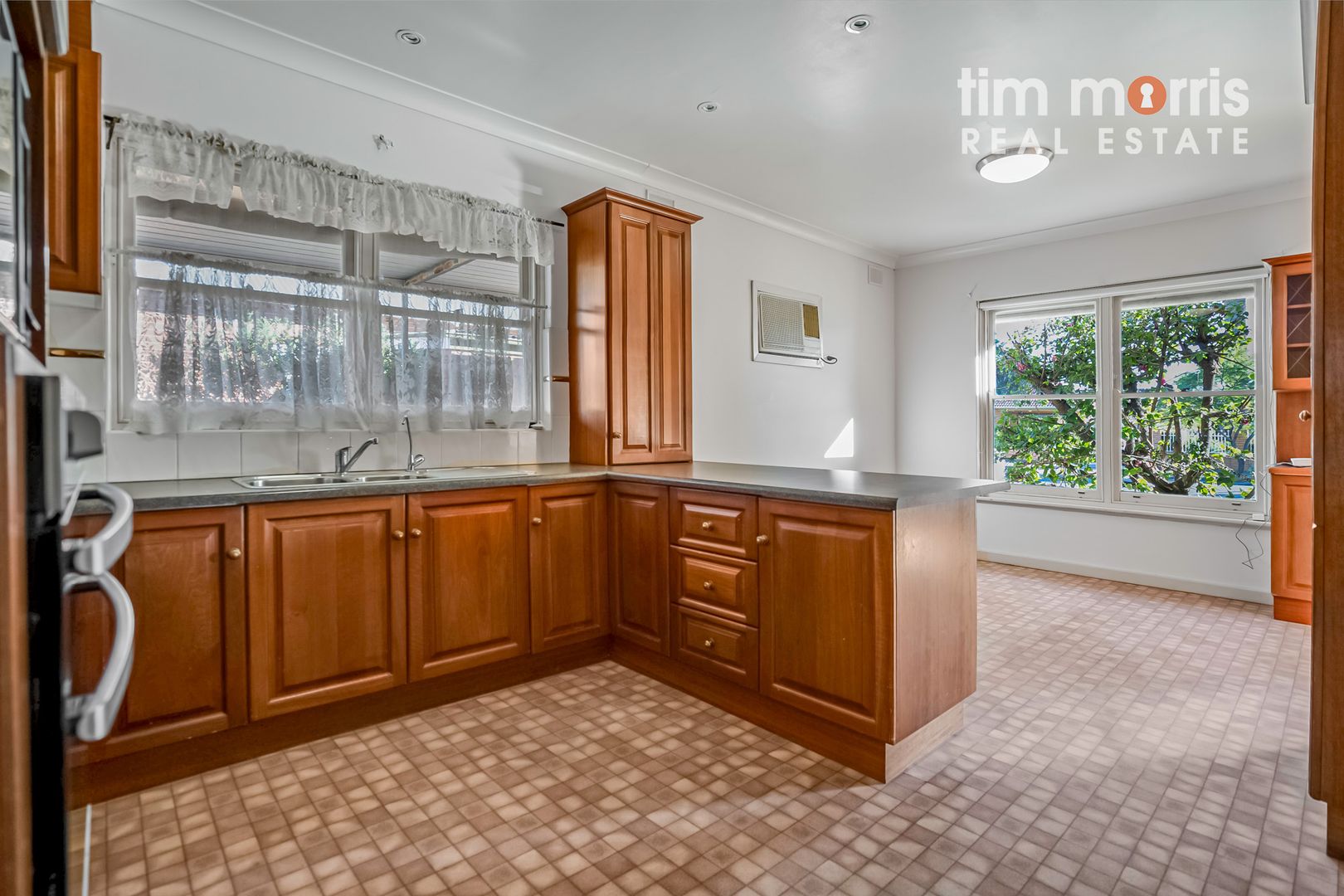 9 Shirley Avenue, Croydon Park SA 5008, Image 2