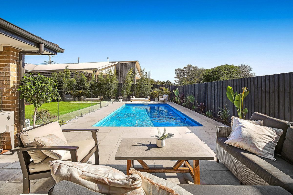33 Mistview Circuit, Forresters Beach NSW 2260, Image 1