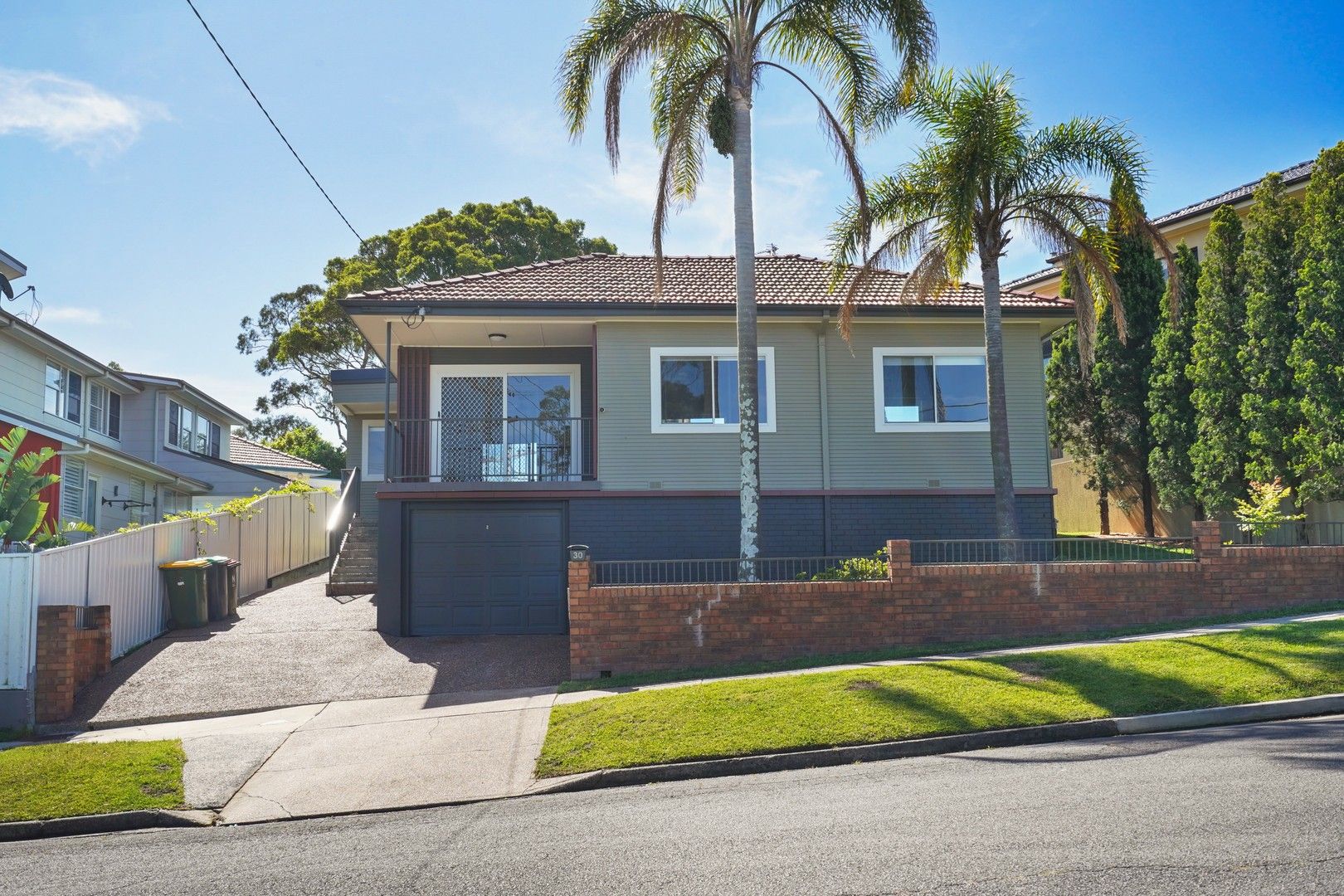 4 bedrooms House in 30 Grainger Street LAMBTON NSW, 2299