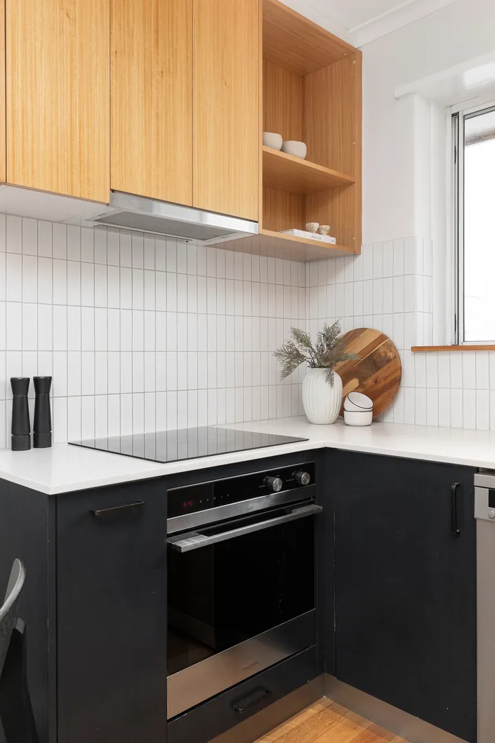 Stylish Renovation Meets Prime Footscray Convenience - View 3