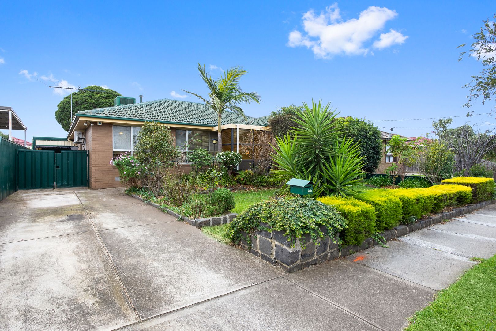 4 bedrooms House in 66 Trafalgar Street ALBANVALE VIC, 3021