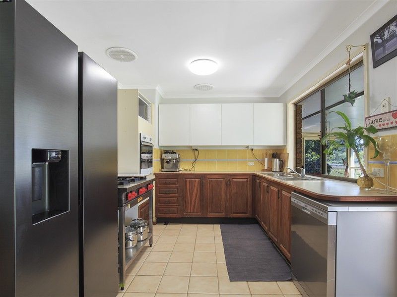 69 Rogers Street, Beachmere QLD 4510, Image 2