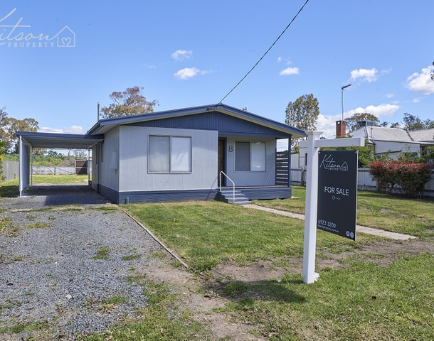 8 Centenary Avenue, Tarcutta NSW 2652