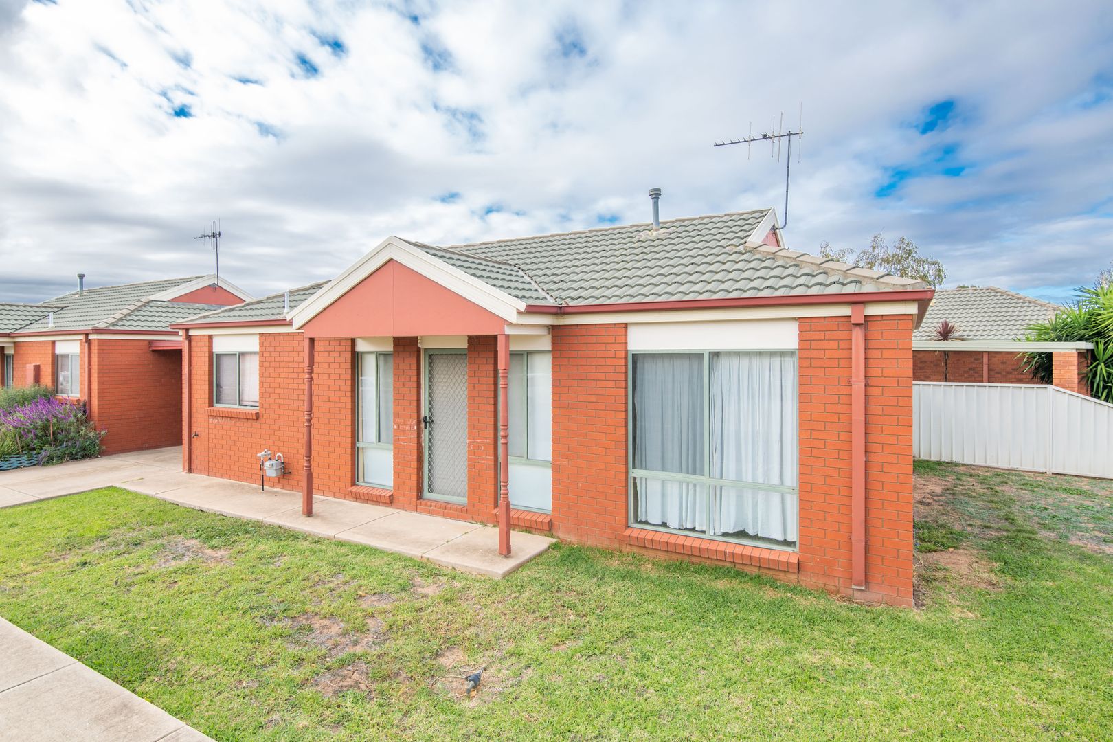 1 & 2/28 Madge Court, Mooroopna VIC 3629, Image 1