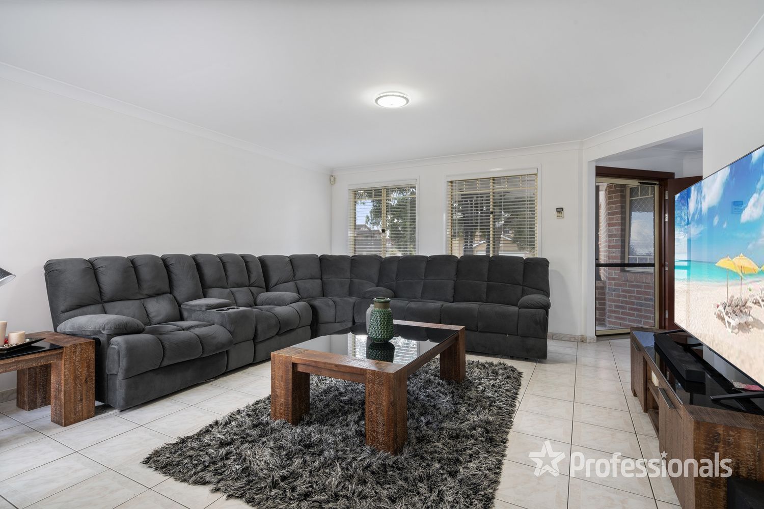 8 Magnolia Close, Casula NSW 2170, Image 2