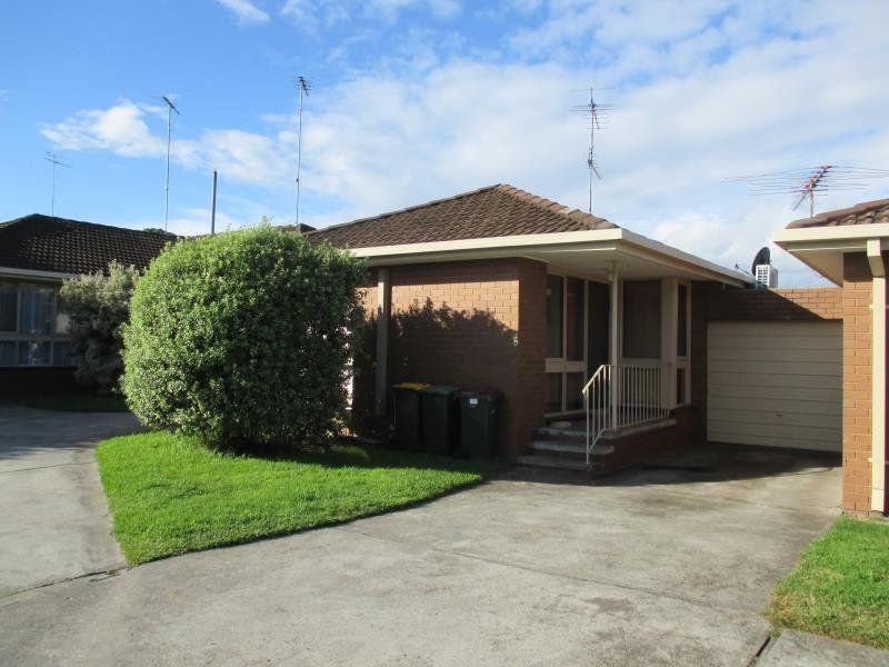 2 bedrooms Apartment / Unit / Flat in 4/8-10 Ballater Avenue NEWTOWN VIC, 3220