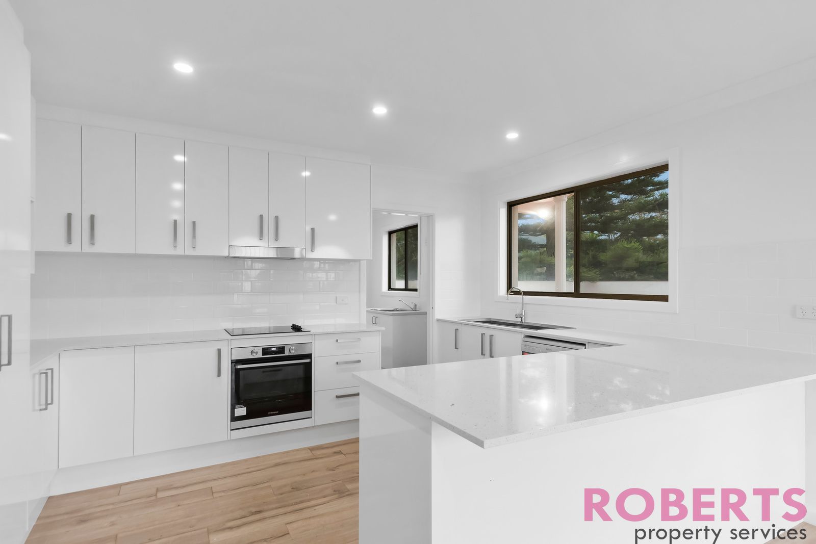 4 bedrooms Apartment / Unit / Flat in 2/28 Park Road WOONONA NSW, 2517