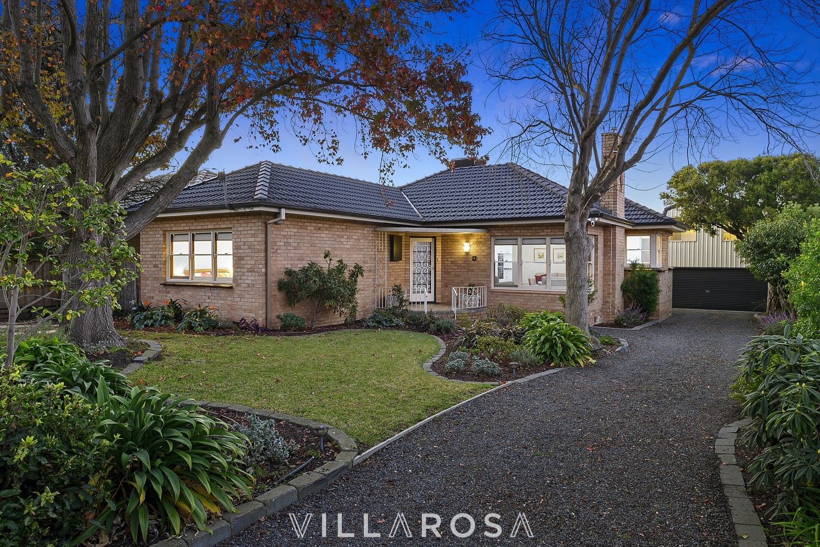 4 bedrooms House in 4 Toyne Avenue HAMLYN HEIGHTS VIC, 3215