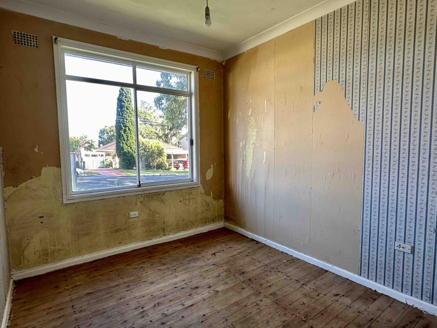 8 Eleanor Avenue, Oak Flats NSW 2529 House For Rent Domain