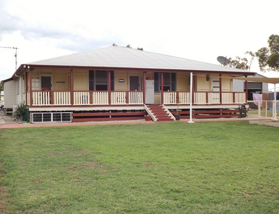 2 Maiden Street, Roma QLD 4455