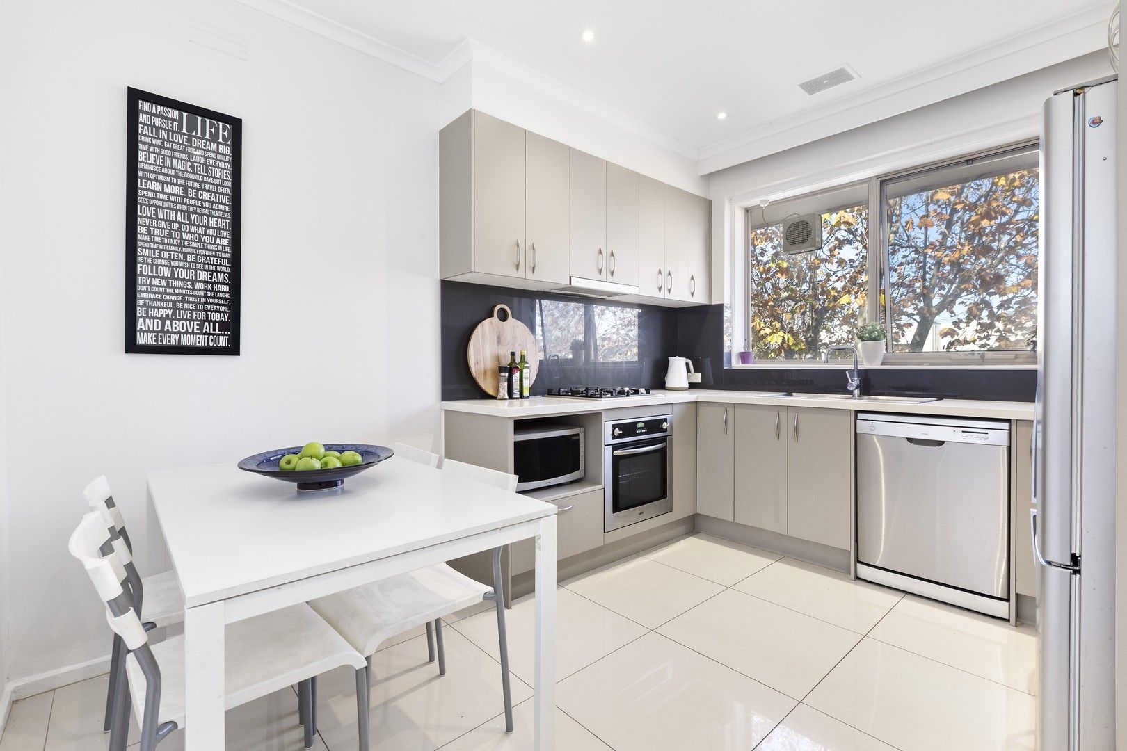 2 bedrooms Apartment / Unit / Flat in 7/198 Alma Rd ST KILDA EAST VIC, 3183