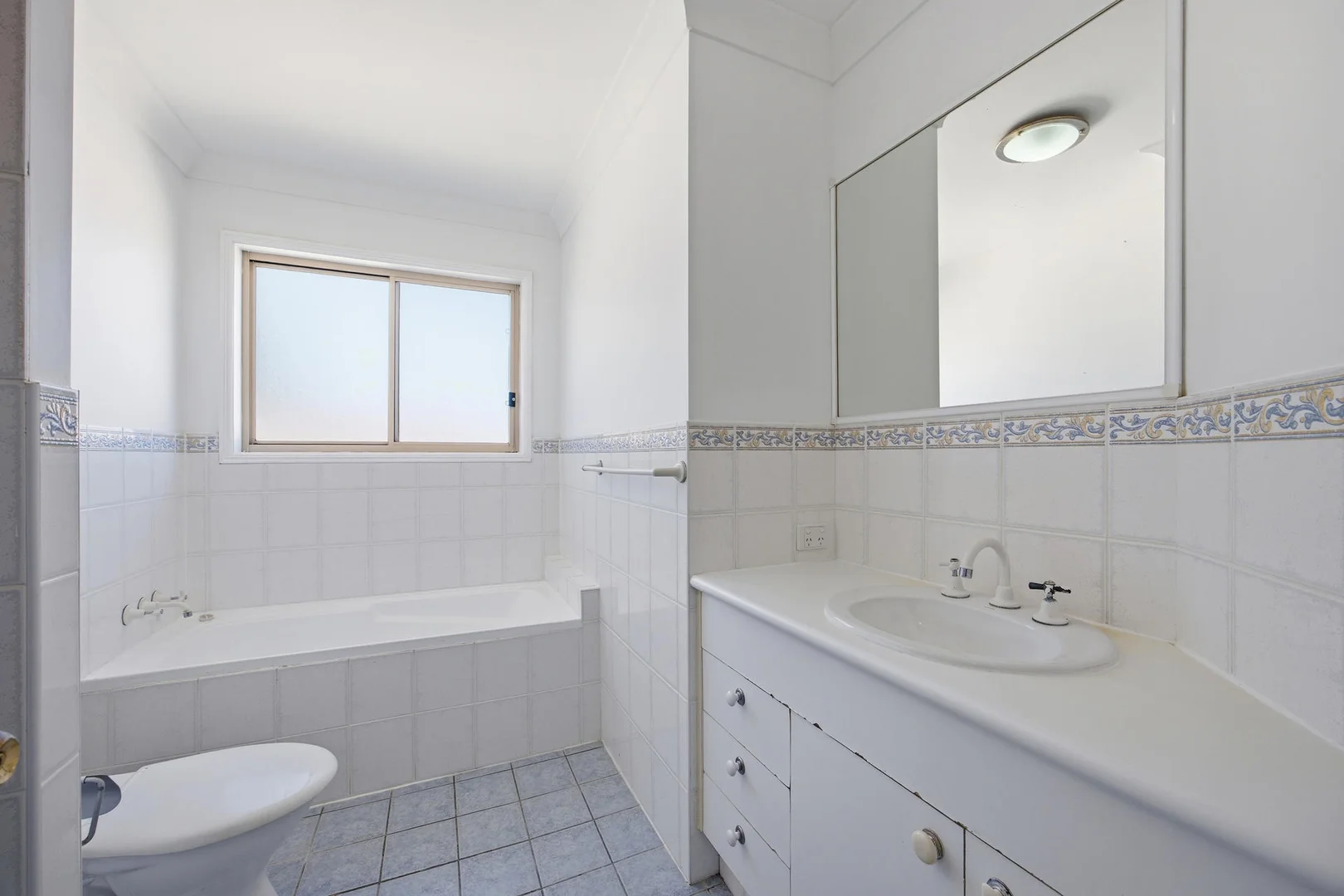 Additional image 9 of 11/96 Pohlman Street, Southport QLD 4215