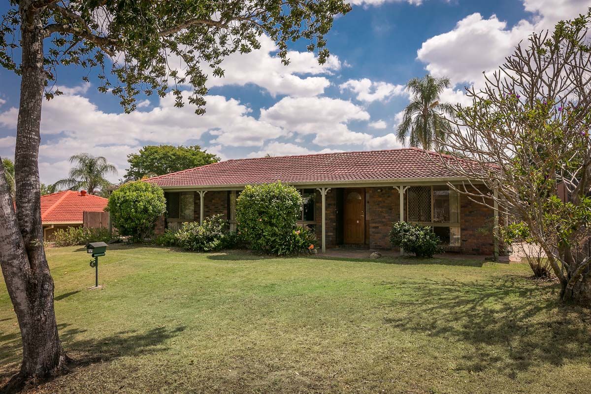 4 Buscall Court, Sinnamon Park QLD 4073, Image 0