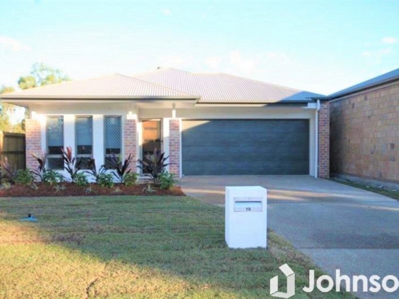 4 bedrooms House in 19 Wells Place WYNNUM WEST QLD, 4178