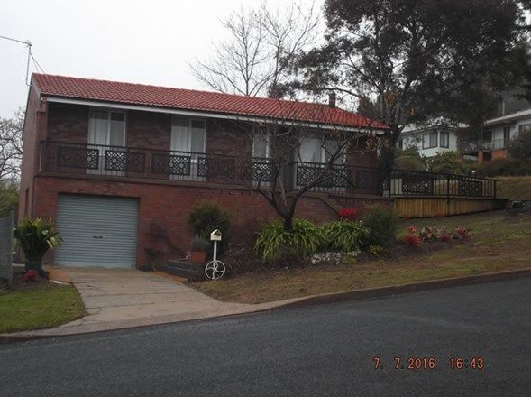 9 Mountain Ave, Batlow NSW 2730, Image 0