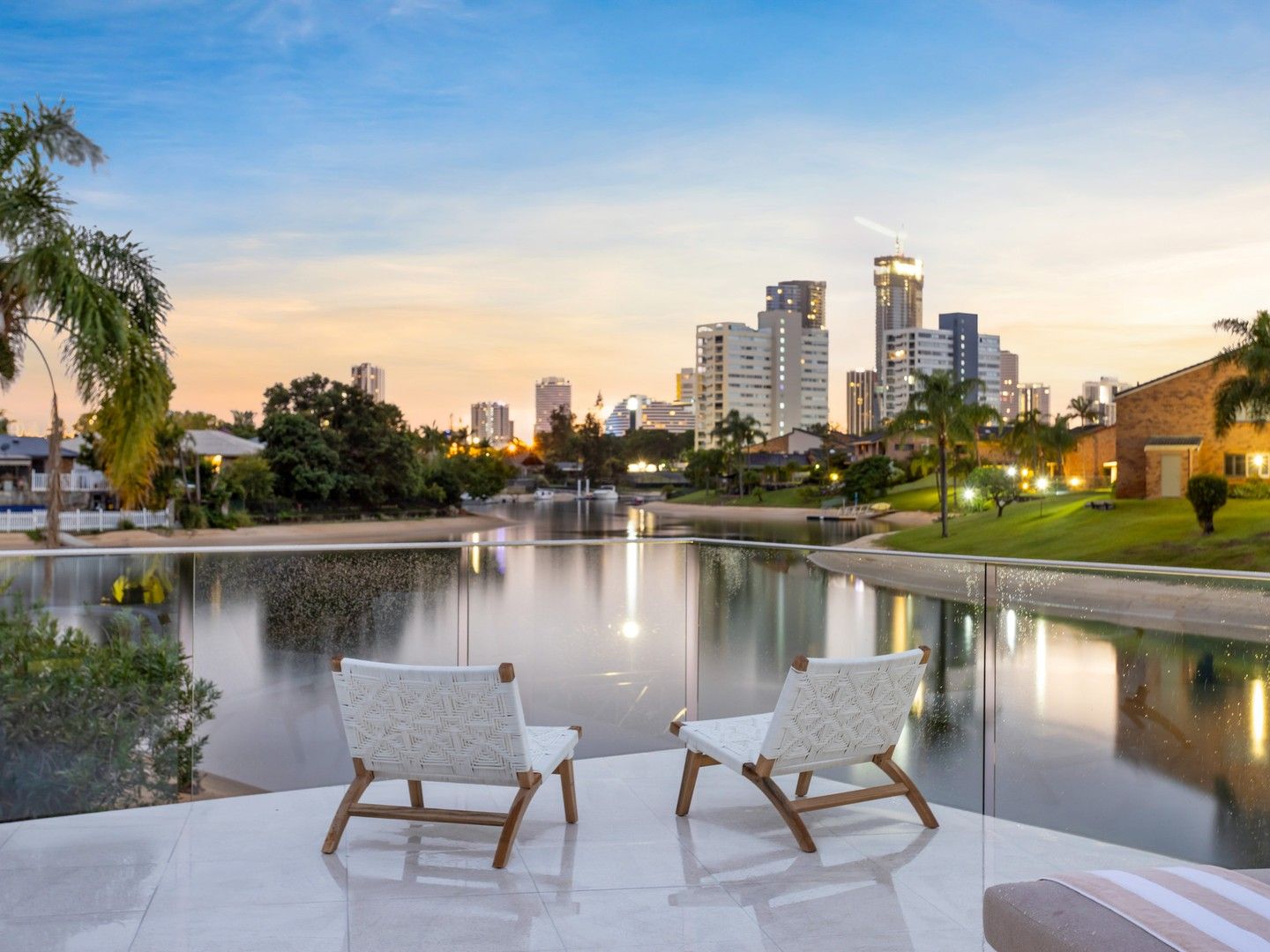 4 bedrooms House in 13 Reef Court MERMAID WATERS QLD, 4218