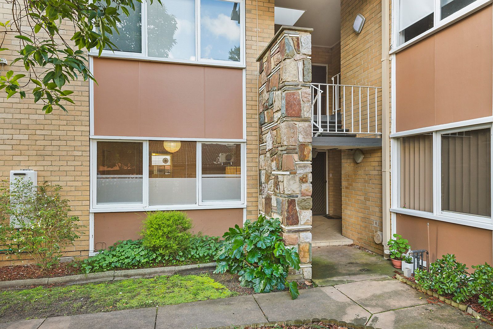 1/8-10 Leicester Street, Heidelberg Heights VIC 3081, Image 2