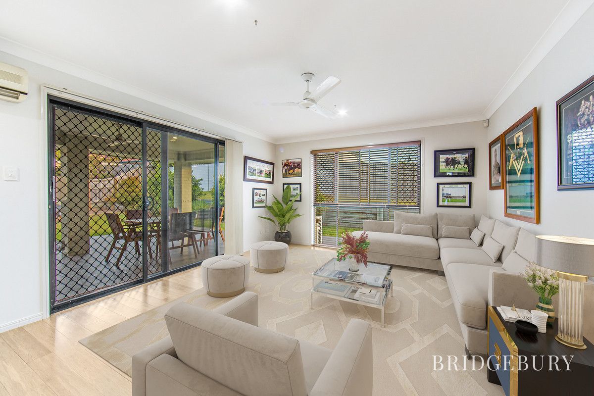 31 Whitfield Crescent, North Lakes QLD 4509, Image 2