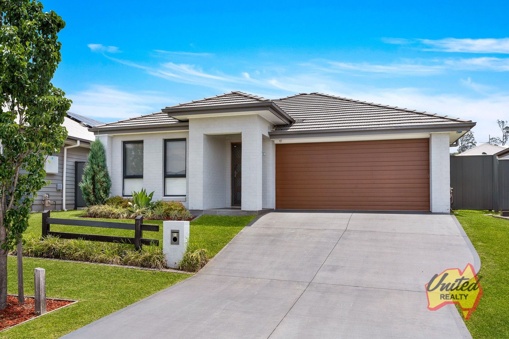 4 bedrooms House in 11 Arcadian Hills Crescent COBBITTY NSW, 2570