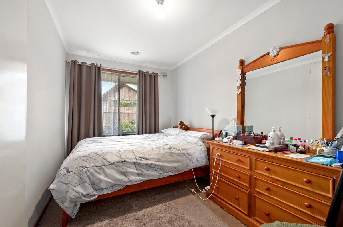 1 Vega Court, Sale VIC 3850, Image 2