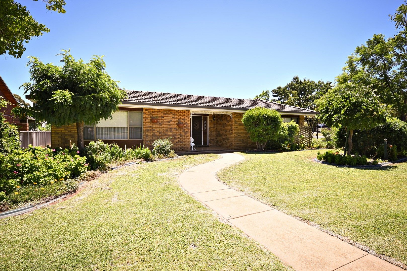 2 Kurrajong Court, Dubbo Property History & Address Research Domain