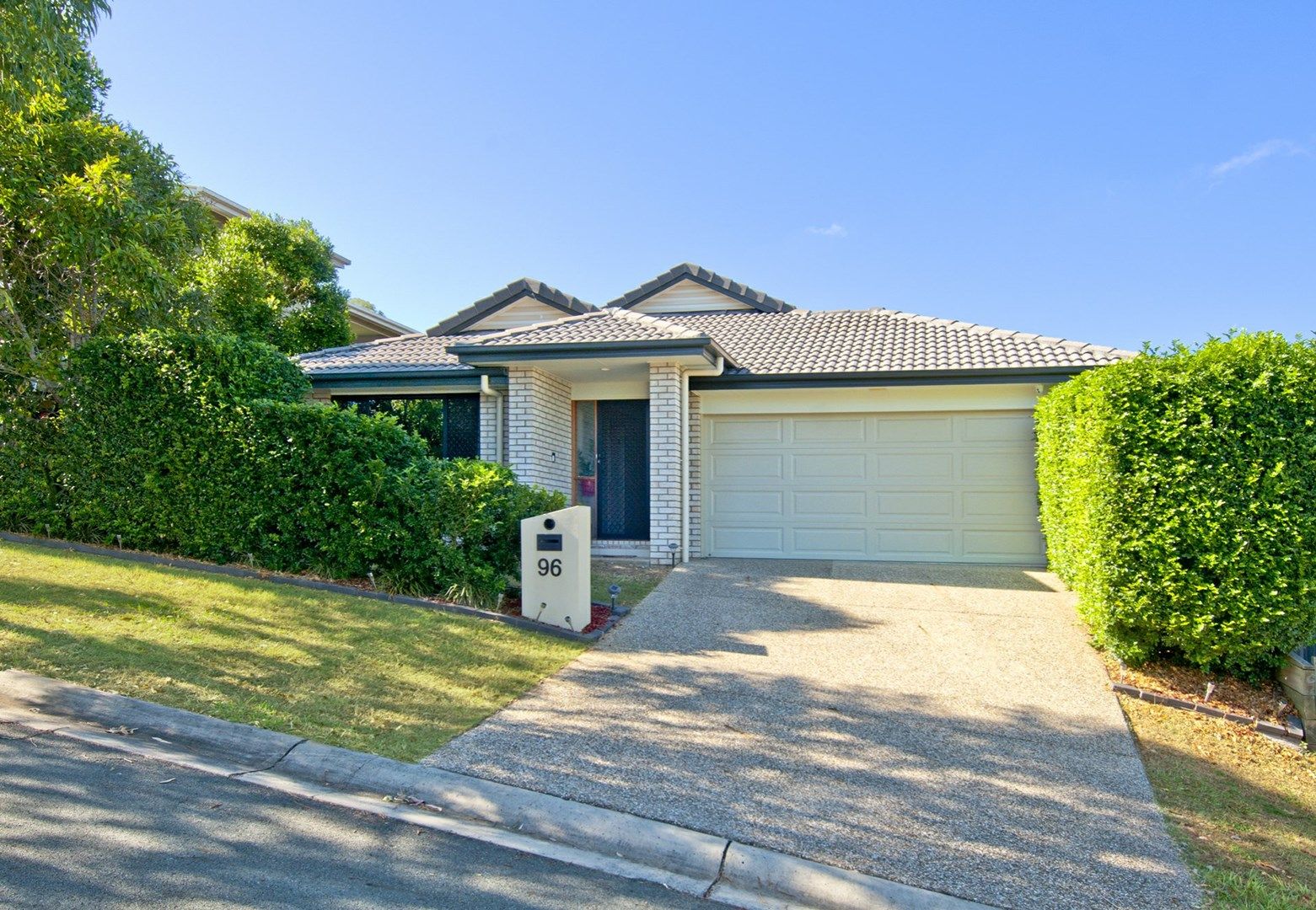 4 bedrooms House in 96 Outlook Drive WATERFORD QLD, 4133