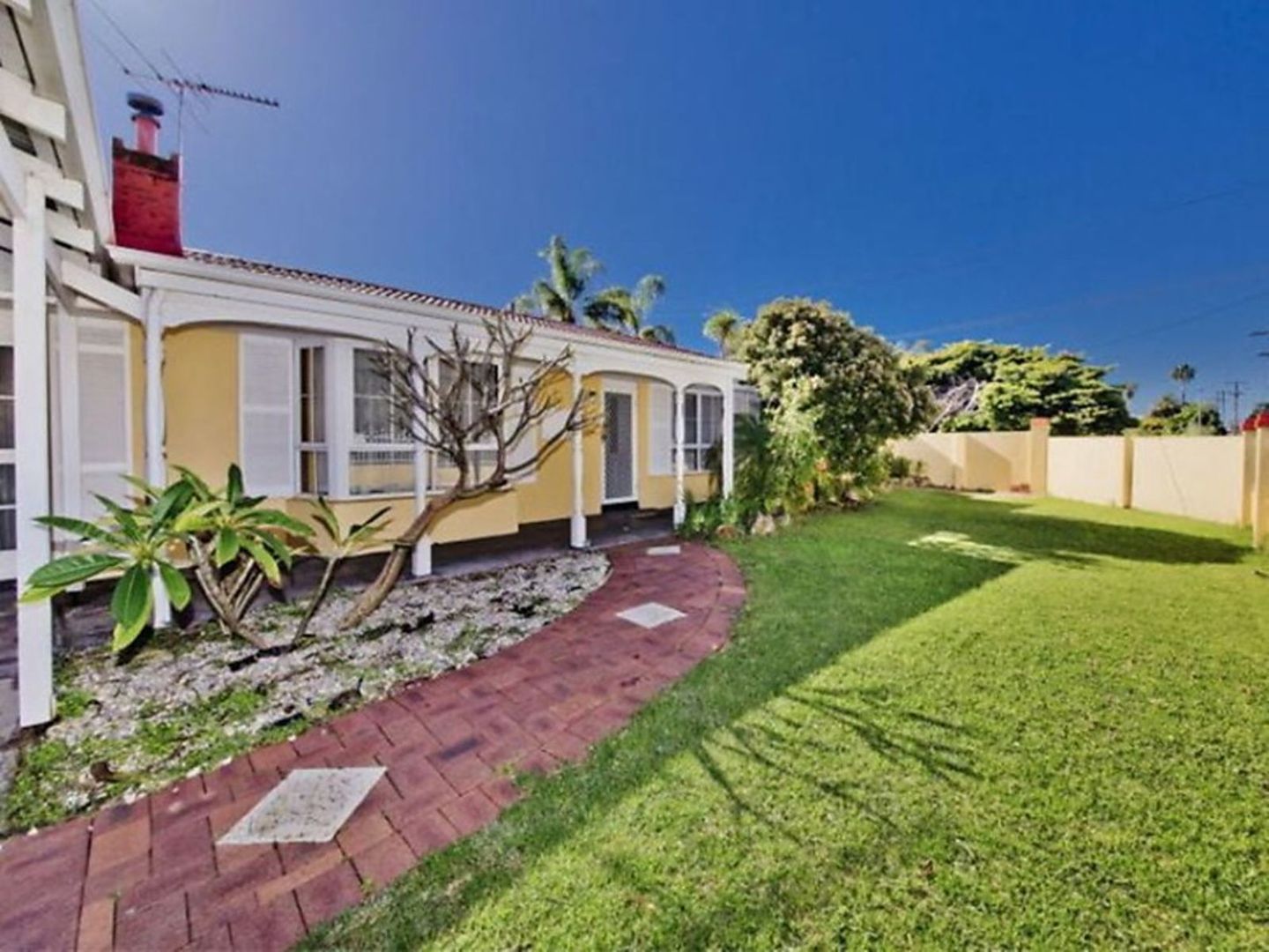 429 North Beach Road, Karrinyu Property History & Address Research