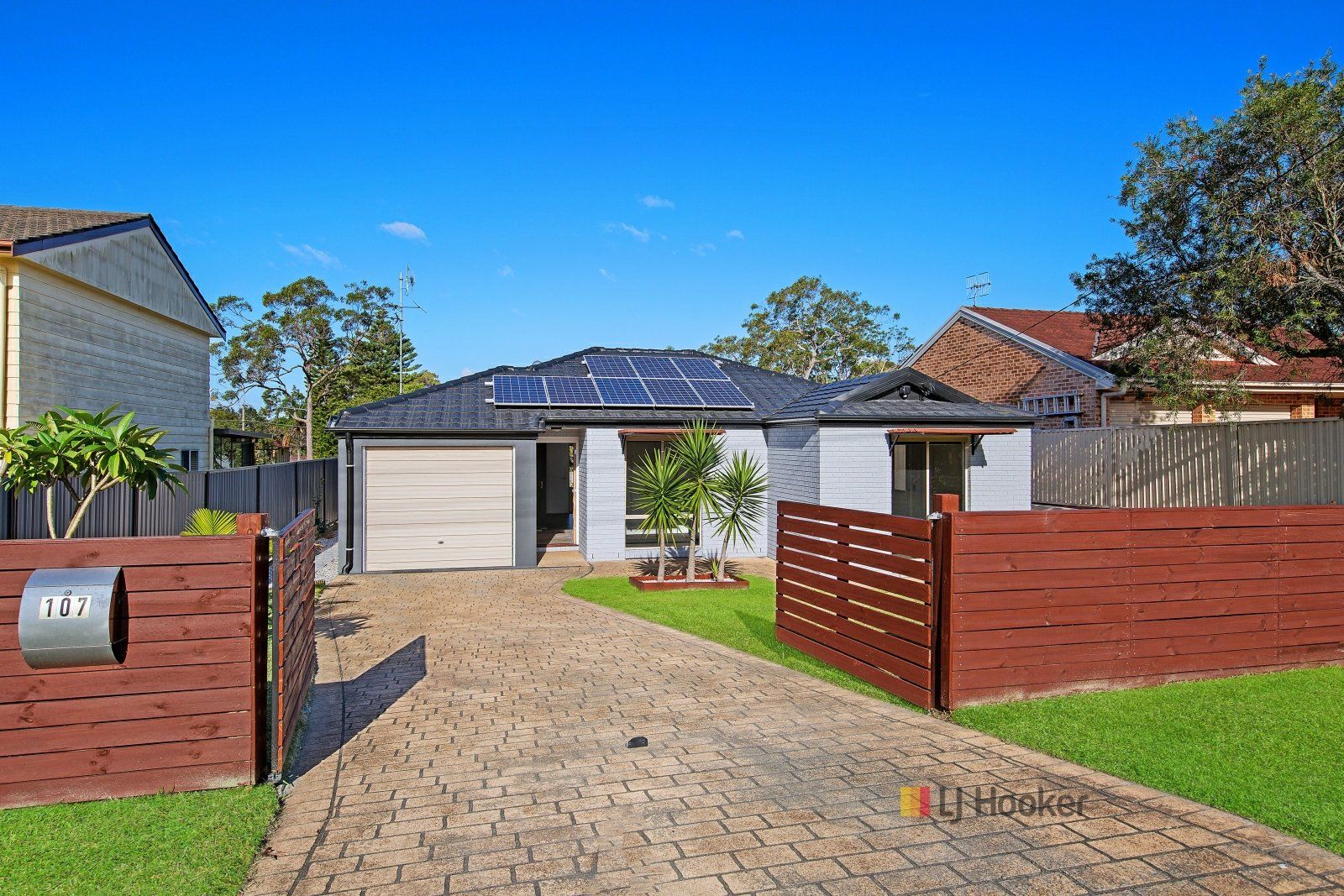 3 bedrooms House in 107 Manoa Road HALEKULANI NSW, 2262