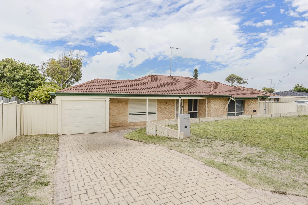 7 Caley Place, Two Rocks WA 6037