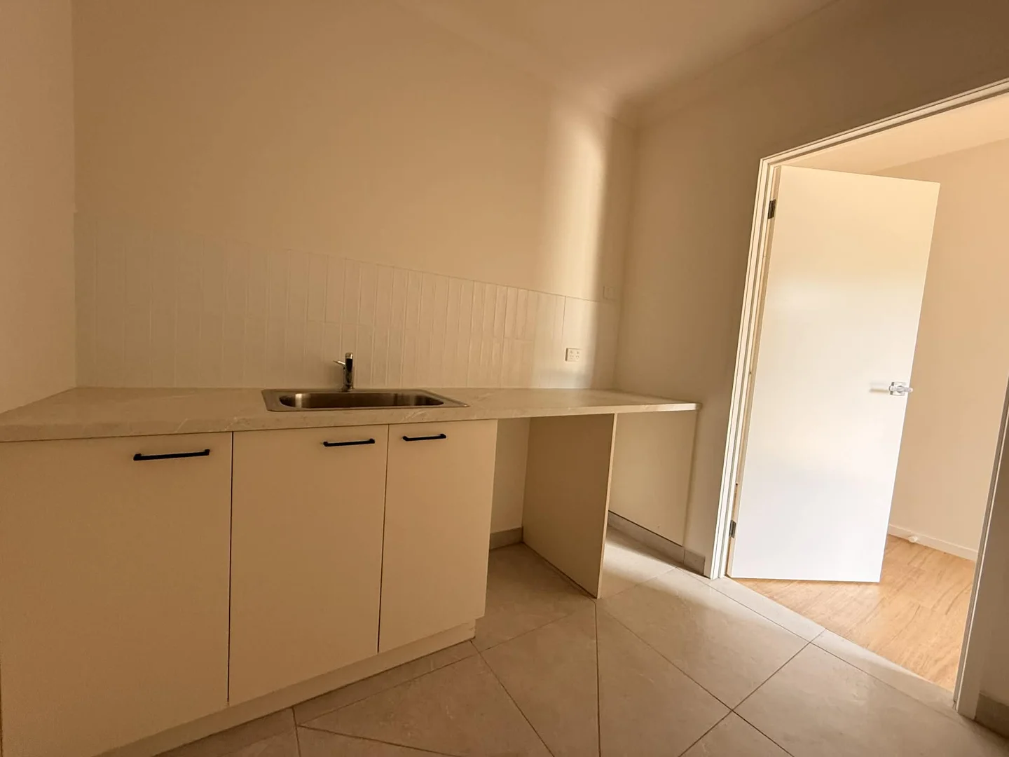 Additional image 15 of Bright VIC 3741