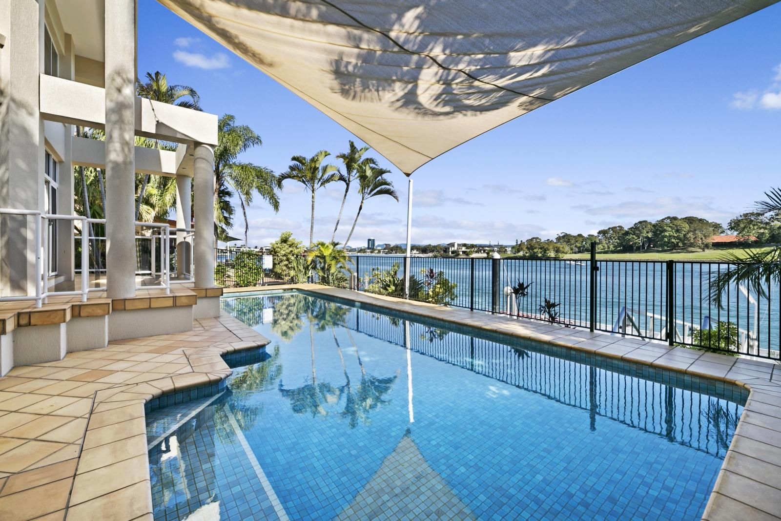 145 Commodore Drive, Paradise Waters QLD 4217, Image 2