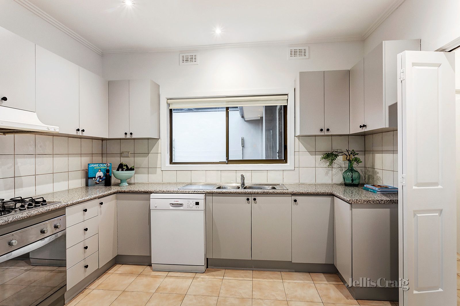 1/26 Manuka Street, Bentleigh East VIC 3165, Image 2