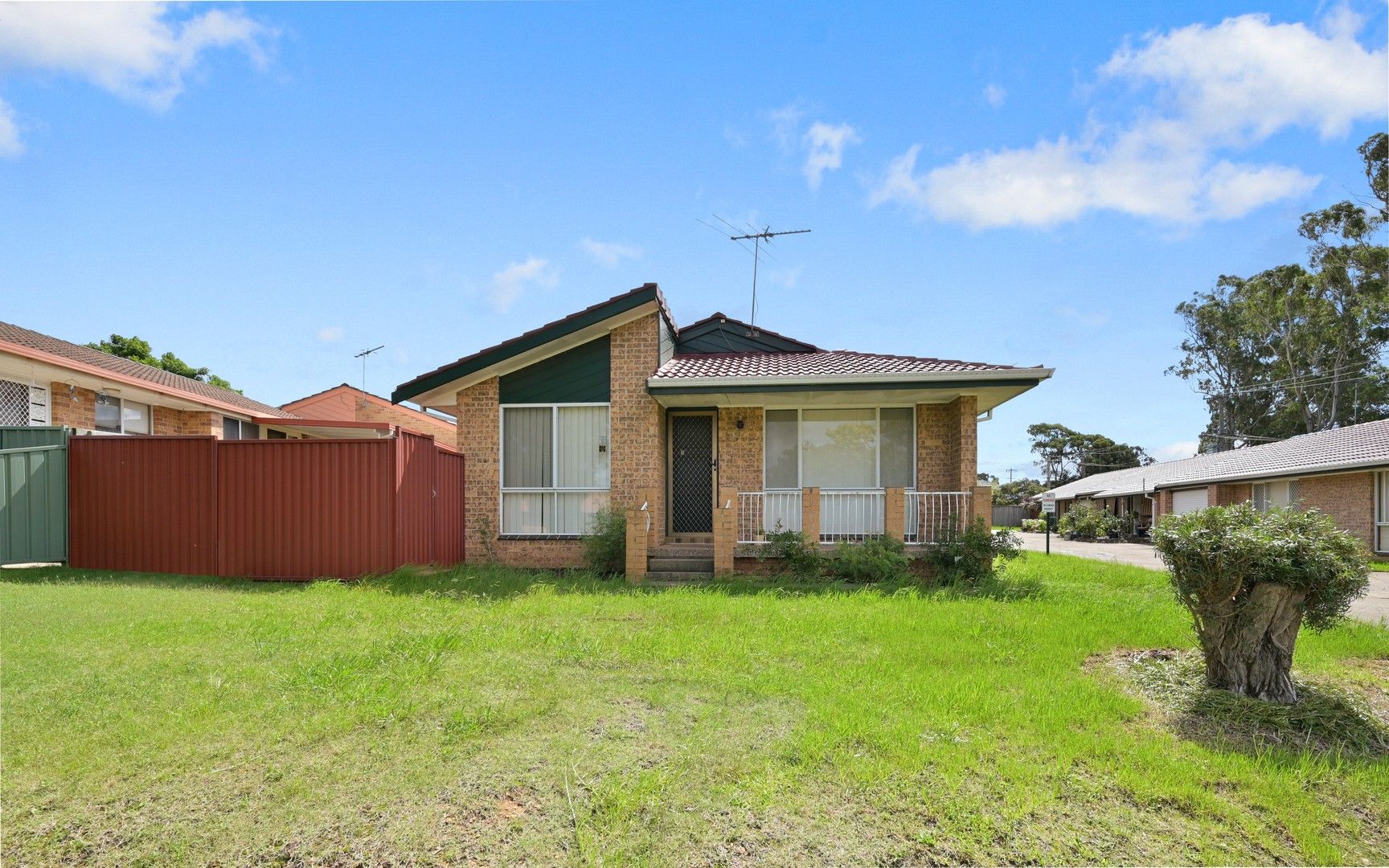 2 bedrooms Villa in 4/9 Fuchsia Crescent MACQUARIE FIELDS NSW, 2564