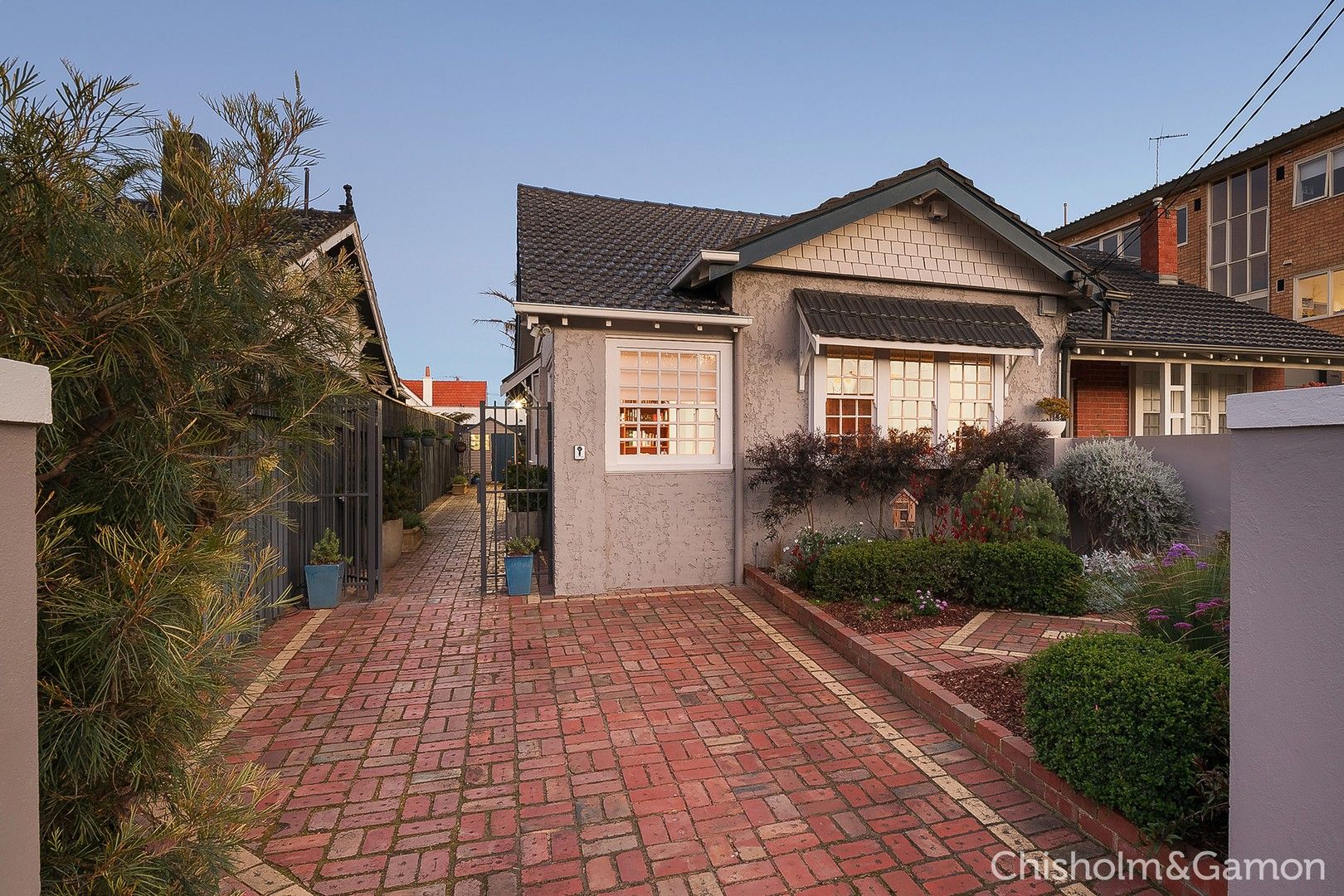 3 bedrooms House in 30 Byrne Avenue ELWOOD VIC, 3184