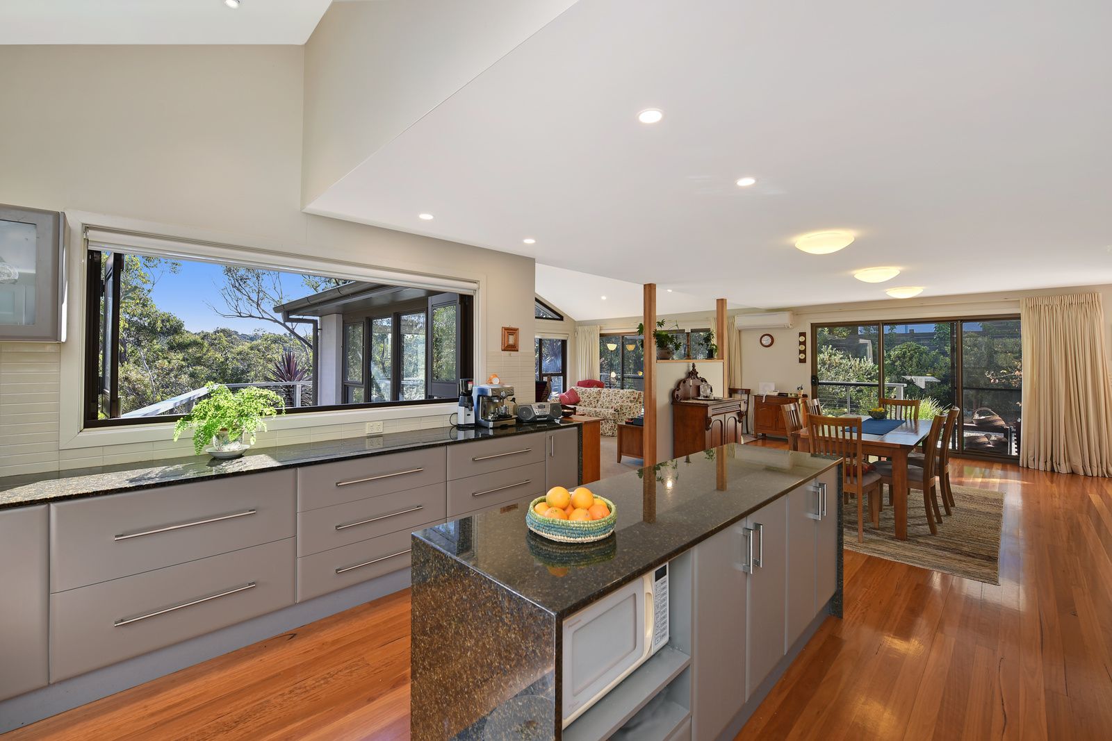 33 ASQUITH AVENUE, Wentworth Falls NSW 2782, Image 2