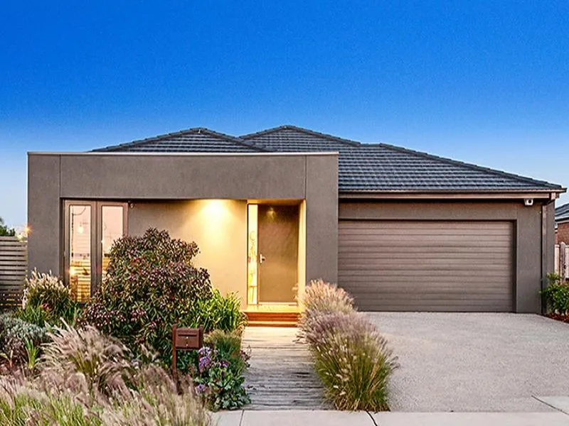 Sophisticated Contemporary Living in Alamanda Estate, Point Cook