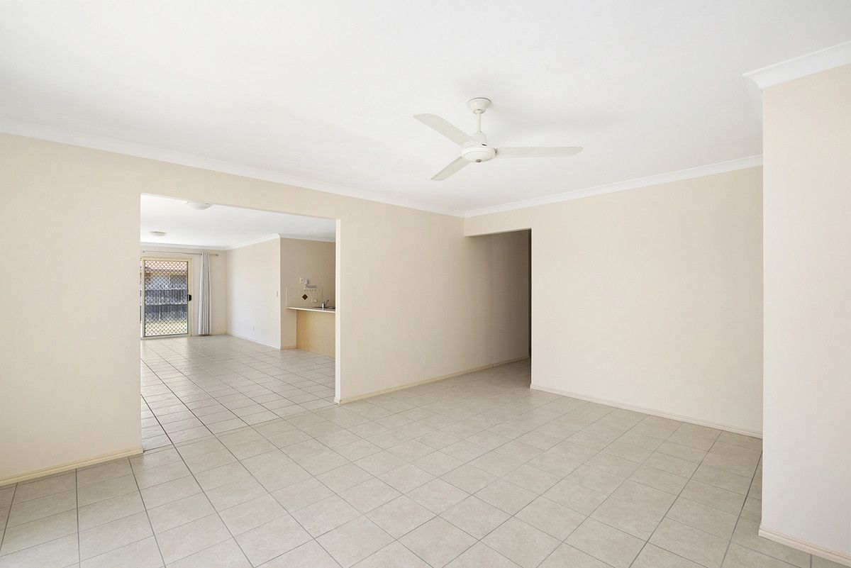 8 Leicester Court, Kippa-Ring QLD 4021, Image 2