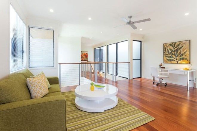 Picture of 2/5054 Emerald Island Drive, CARRARA QLD 4211