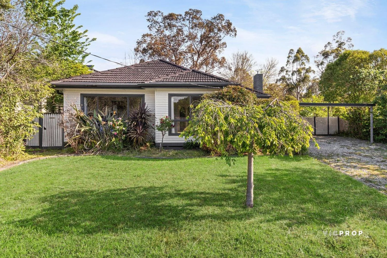 39 Diane Crescent, Mooroolbark VIC 3138