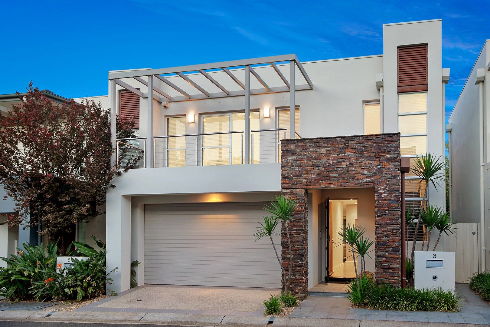 3 bedrooms House in 3 Waterstone Crescent BELLA VISTA NSW, 2153