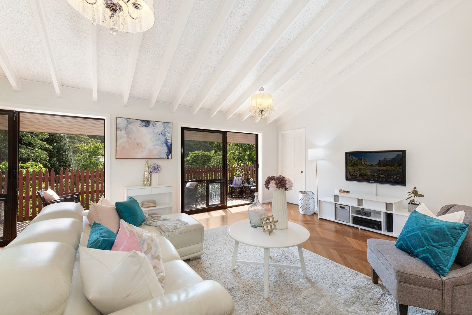 4 bedrooms House in 125 Campbell Drive WAHROONGA NSW, 2076