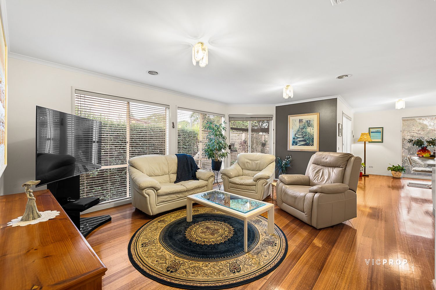 3 bedrooms House in 22 Denison Drive YALLAMBIE VIC, 3085